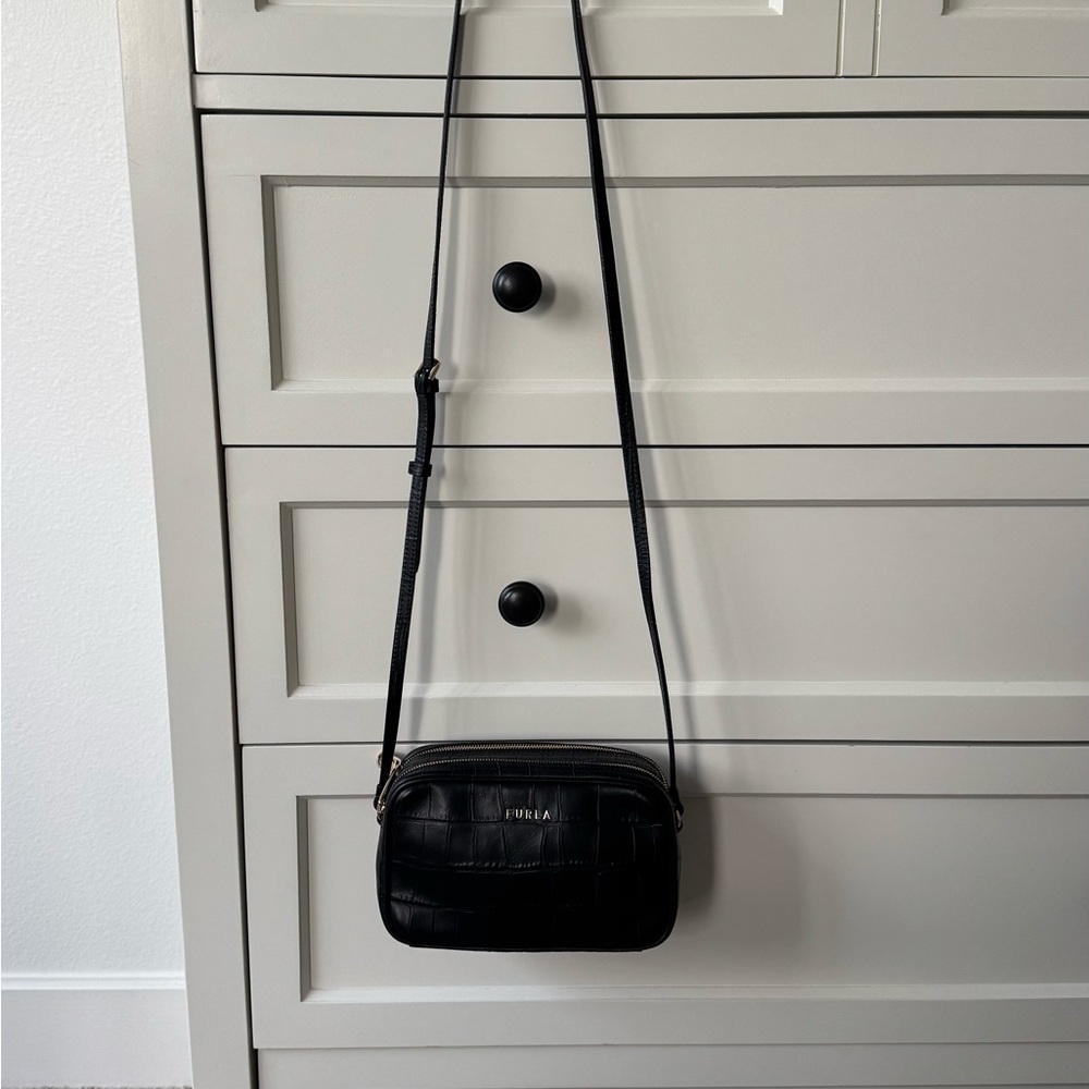 Furla Black Croc-Patterned Leather Camera Crossbody Bag - Picture 5 of 12